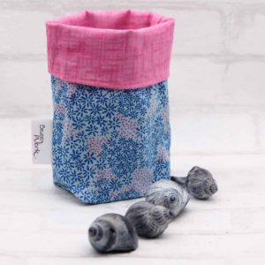 Geschenkbeutel als Geschenkverpackung zu Ostern Blumenmeer blau/pink