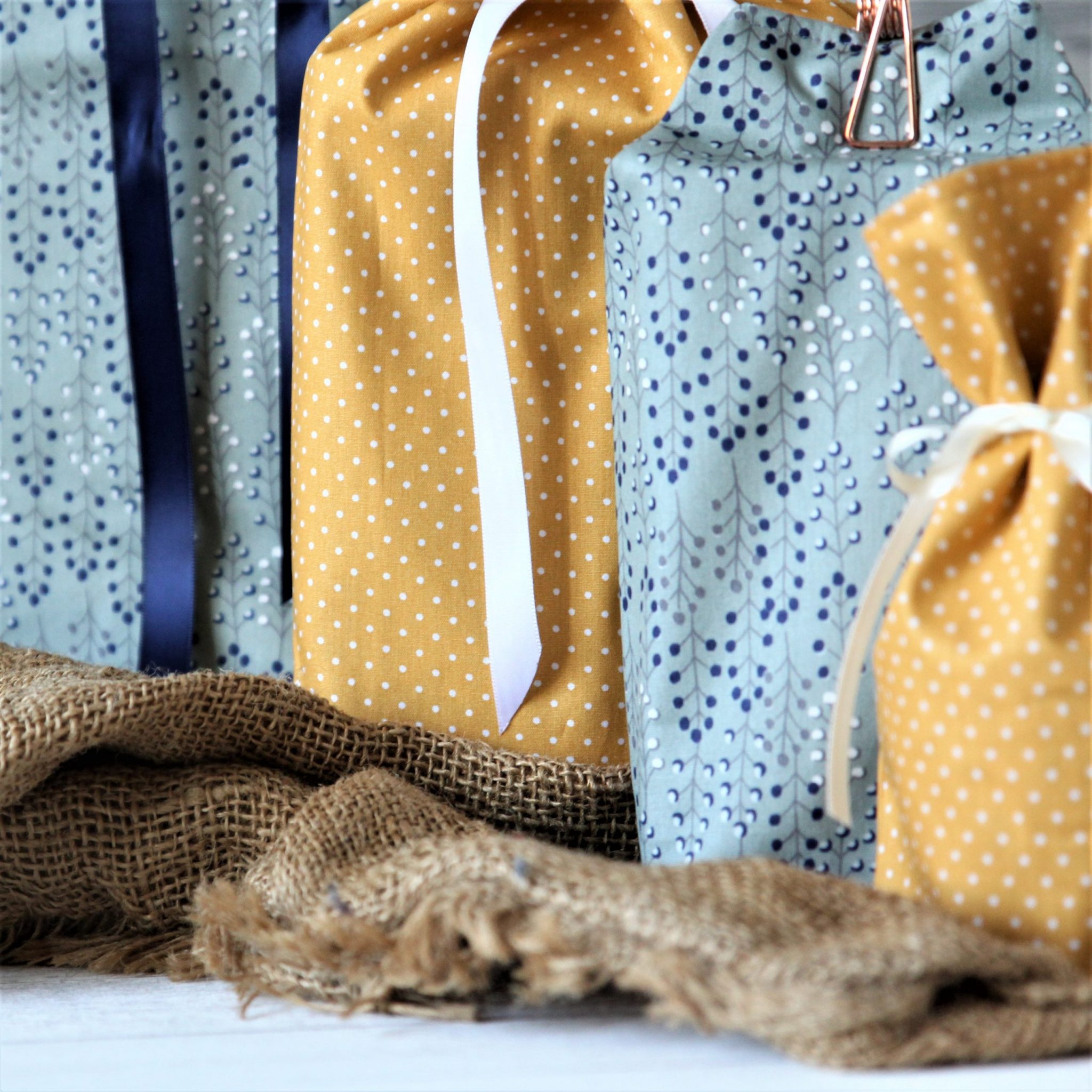 nachhaltige Geschenkbeutel ohne Müll verpacken blaue Ranke