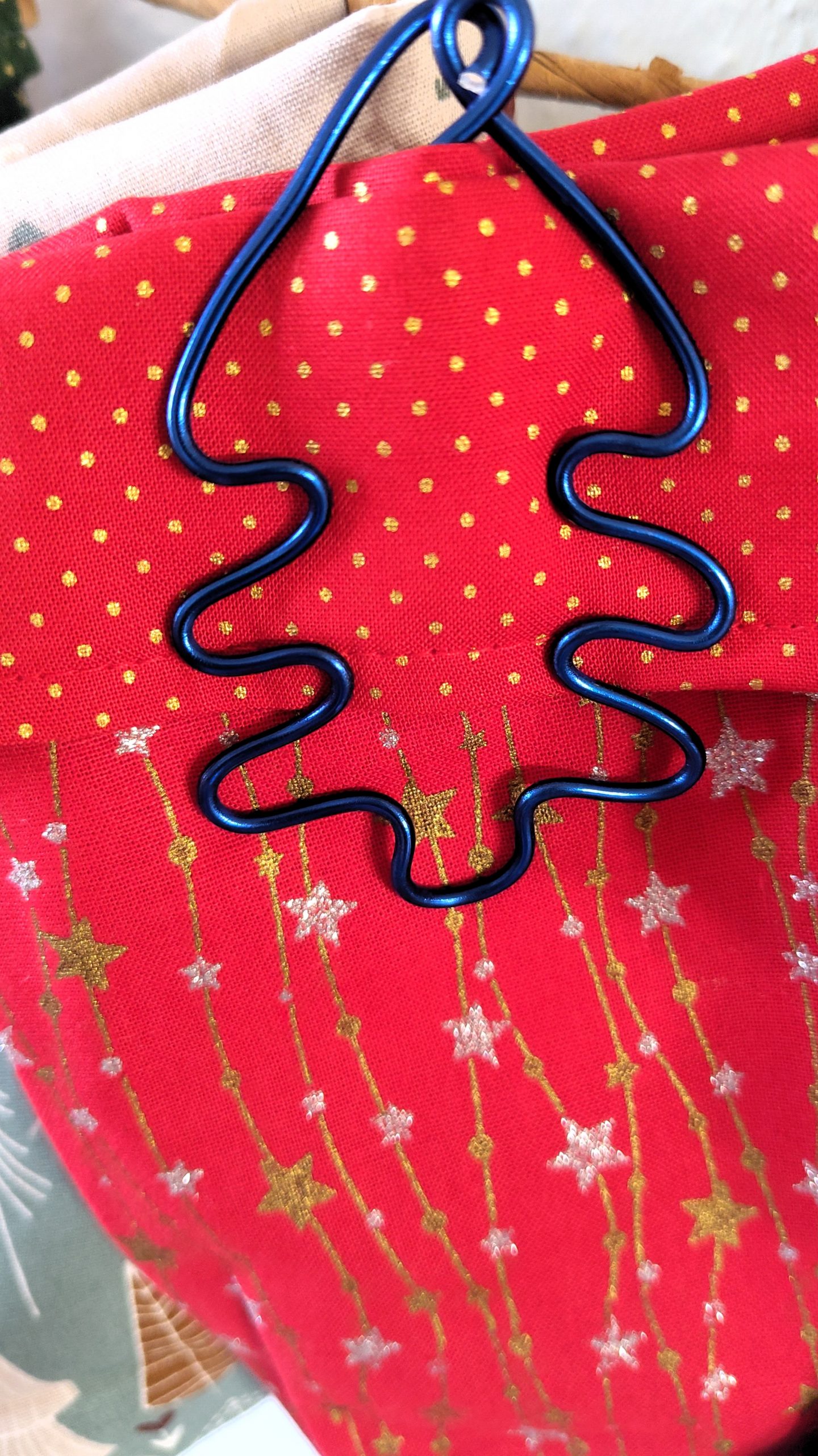 Der Verschluss kann als Accessoires oder als Klammer genutzt werden.