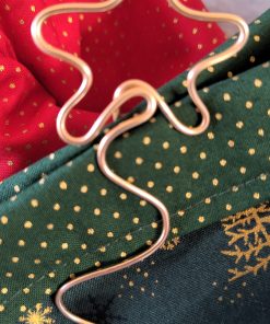 Der Verschluss kann als Accessoires oder als Klammer genutzt werden.