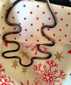 Der Verschluss kann als Accessoires oder als Klammer genutzt werden.