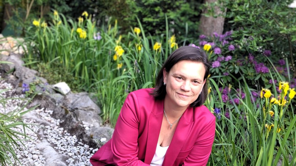 Isabel im Garten