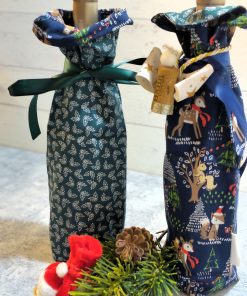 Waldgeflüster, Weihnachtsmotiv mit Waldtieren in blau und innen grüne Blätter