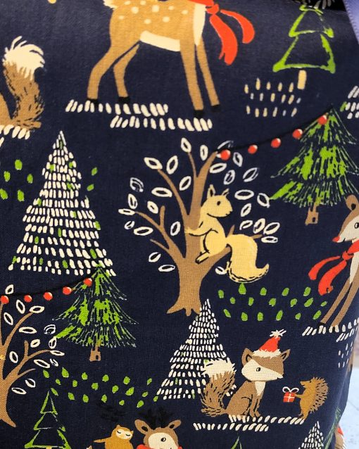 Waldgeflüster, Weihnachtsmotiv mit Waldtieren in blau und innen grüne Blätter