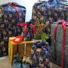 Waldgeflüster, Weihnachtsmotiv mit Waldtieren in blau und innen grüne Blätter