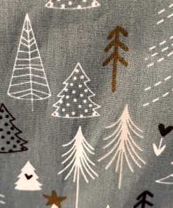 weihnachtliches Muster mit Tannen außen und Schneemännern innen