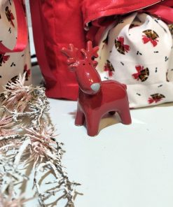 Geschenke nachhaltig verpacken aus Stoff mit Weihnachtsmuster